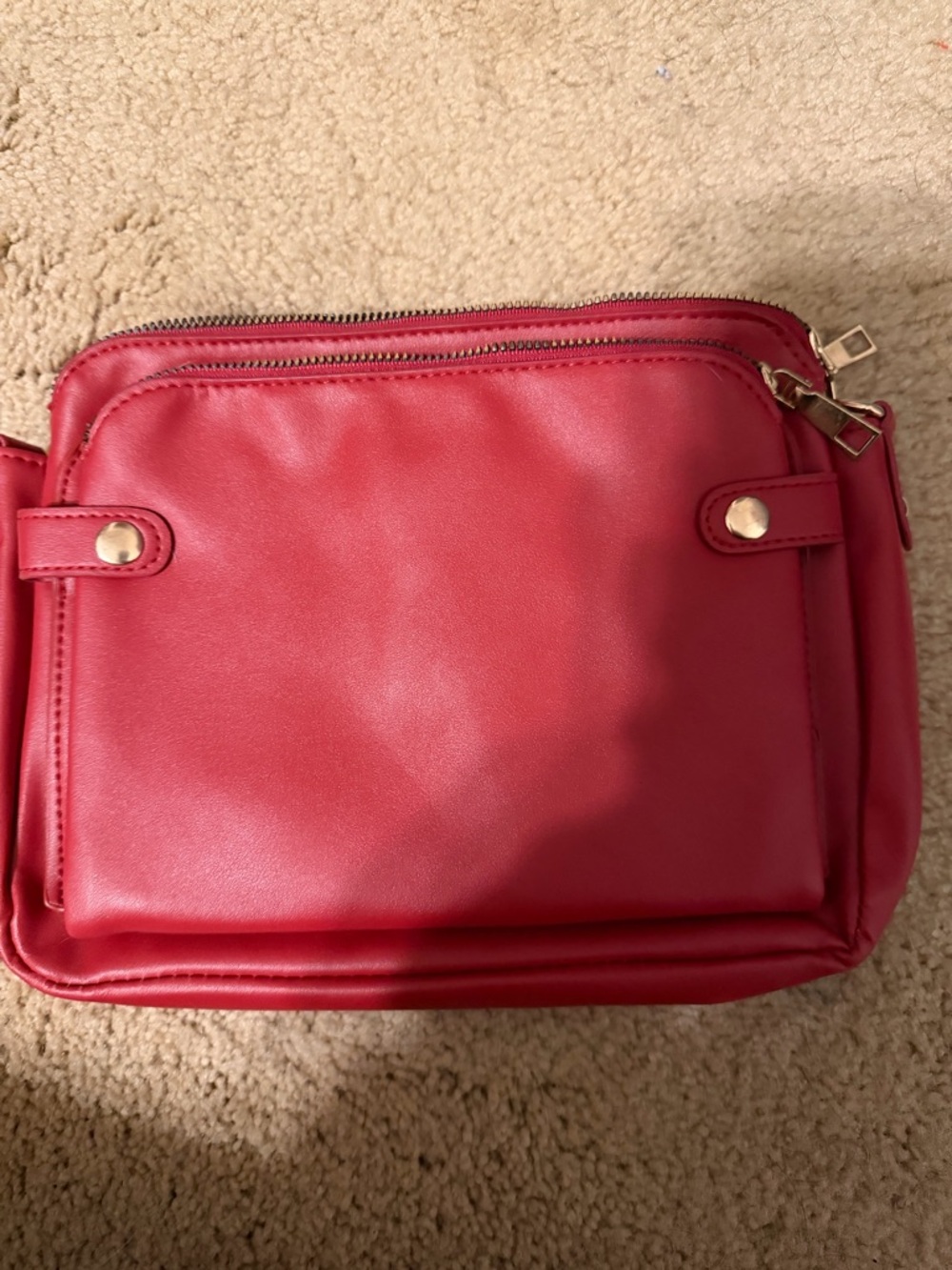 Sleek Red Women's Crossbody Bag - Classic Everyday Style